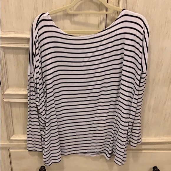 Julie billiart top! - Picture 2 of 2